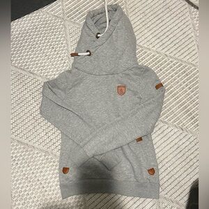 Wanakome Gray Turtleneck Sweater with Brown Accents